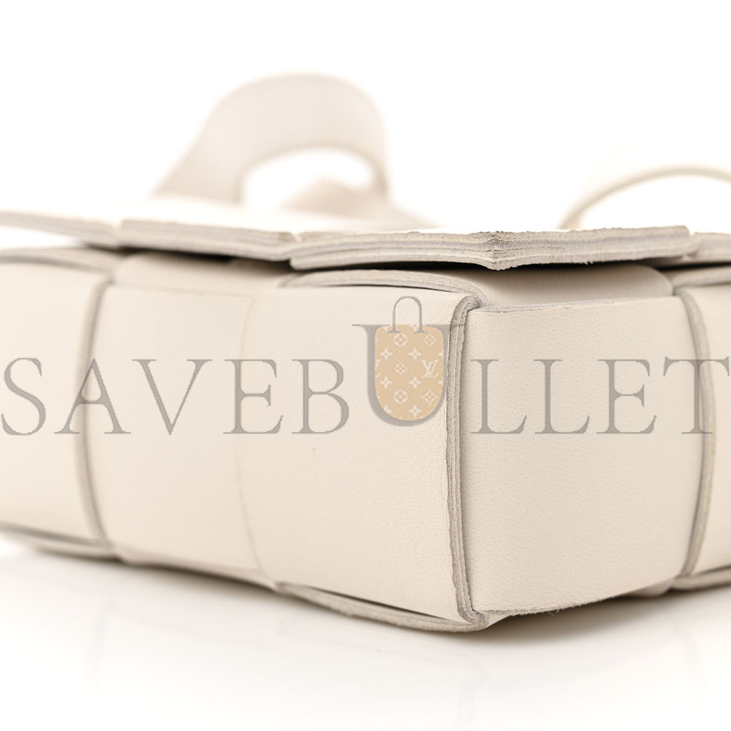 bo*te*ga Ve*ne*ta lambskin maxi intrecciato extra mini cassette crossbody bag white (13*9*4cm)