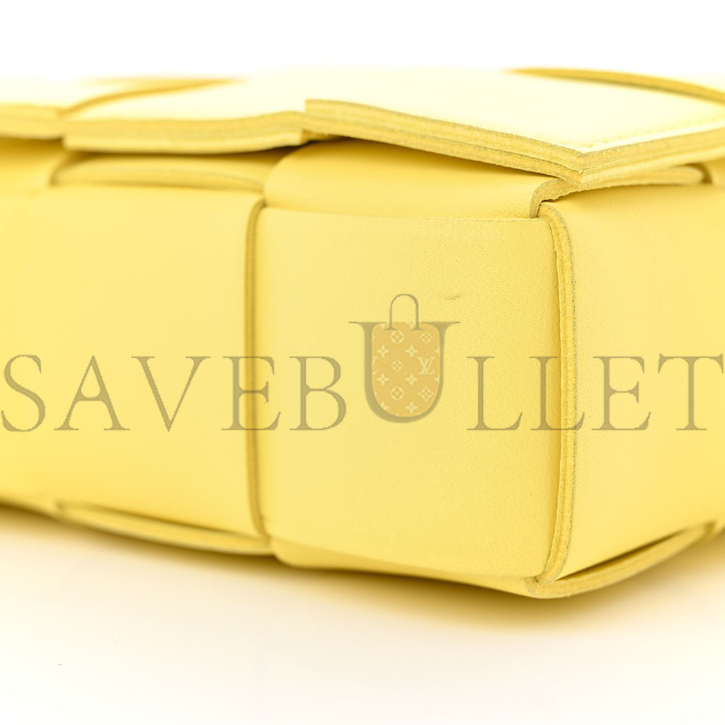 bo*te*ga Ve*ne*ta nappa maxi intreccio cassette bag lemonade (23*15*5.5cm)