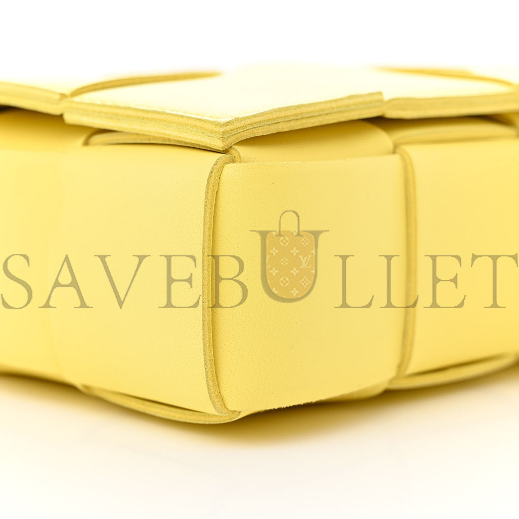 bo*te*ga Ve*ne*ta nappa maxi intreccio cassette bag lemonade (23*15*5.5cm)