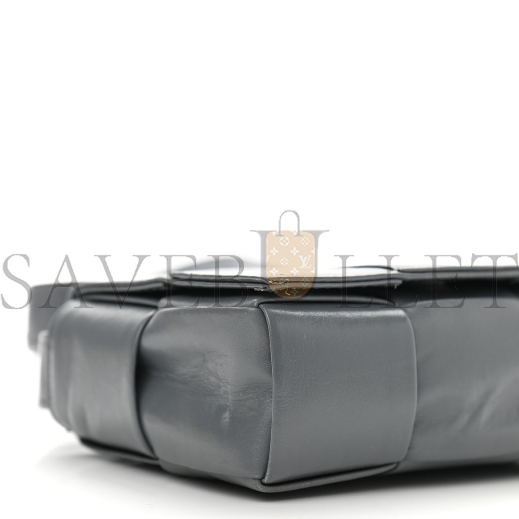 bo*te*ga Ve*ne*ta crinkled lambskin maxi intrecciato extra mini cassette crossbody bag grey (13*9*5cm)