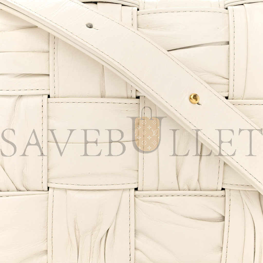 bo*te*ga Ve*ne*ta calfskin intreccio plisse cassette crossbody bag white (24*16*8cm)