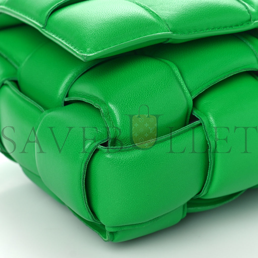 bo*te*ga Ve*ne*ta nappa maxi intreccio padded cassette crossbody bag parakeet (26*18*8cm)