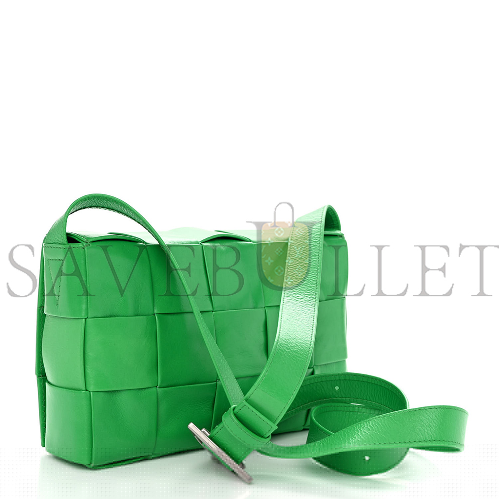 bo*te*ga Ve*ne*ta lambskin maxi intrecciato cassette crossbody bag grass (23*15.5*5cm)