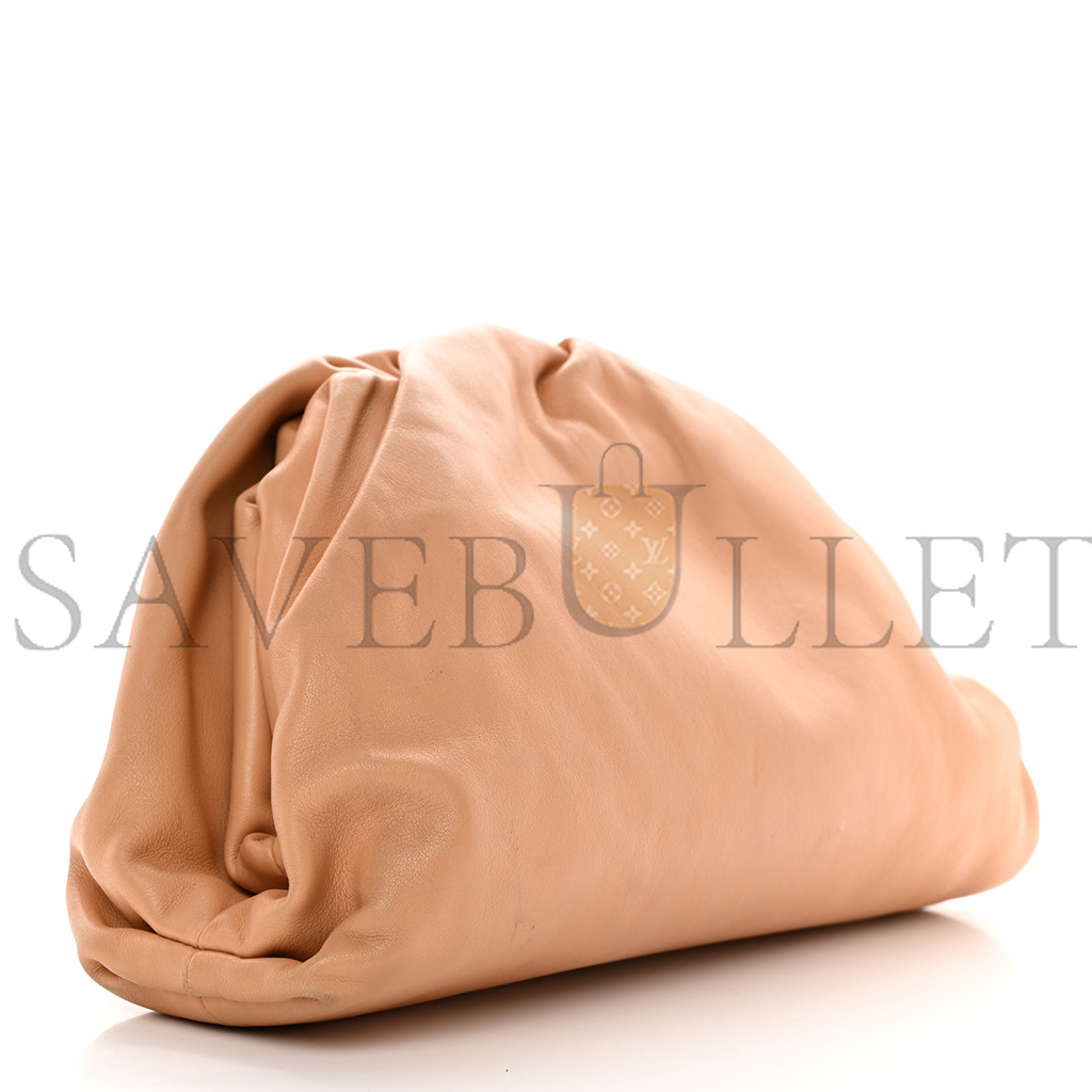bo*te*ga Ve*ne*ta calfskin teen pouch almond (29*18*8cm)