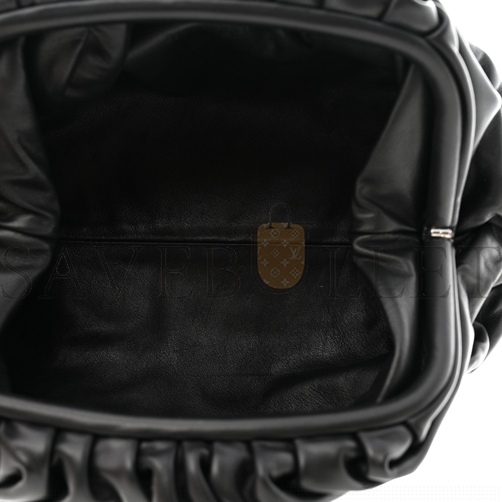 bo*te*ga Ve*ne*ta smooth butter calf the pouch oversized clutch black (37*19*8cm)