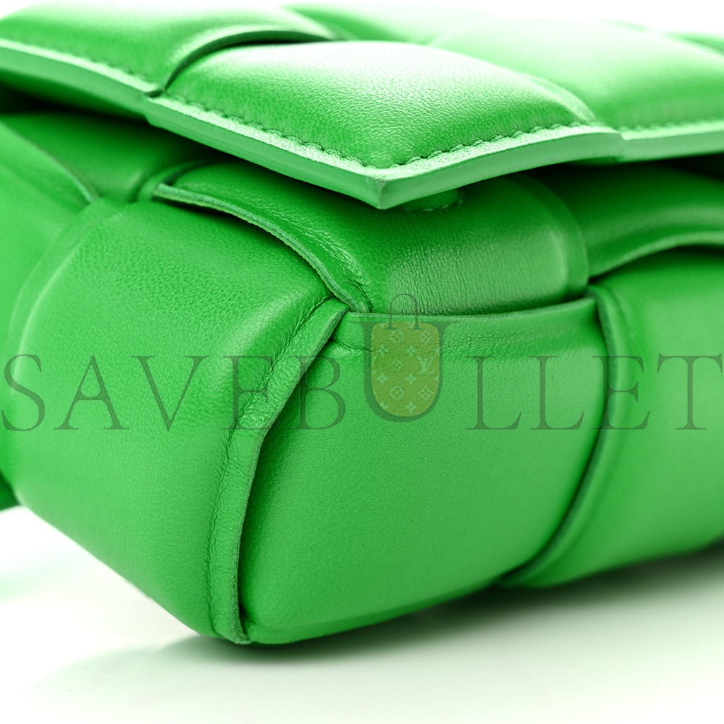 bo*te*ga Ve*ne*ta nappa maxi intreccio padded the belt cassette bag parakeet (18*9*6cm)