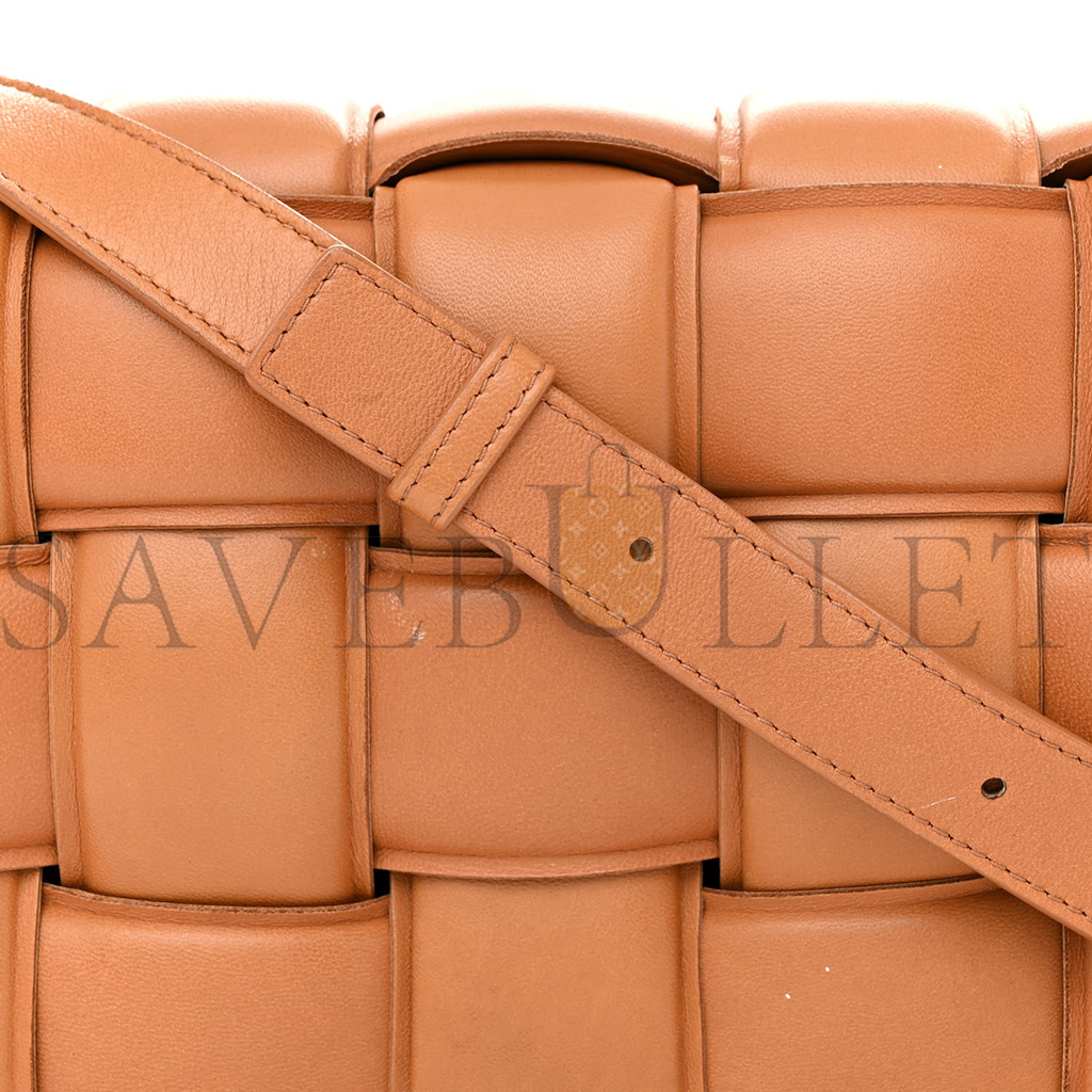 bo*te*ga Ve*ne*ta nappa maxi intreccio padded cassette crossbody bag caramel (26*18*8cm)