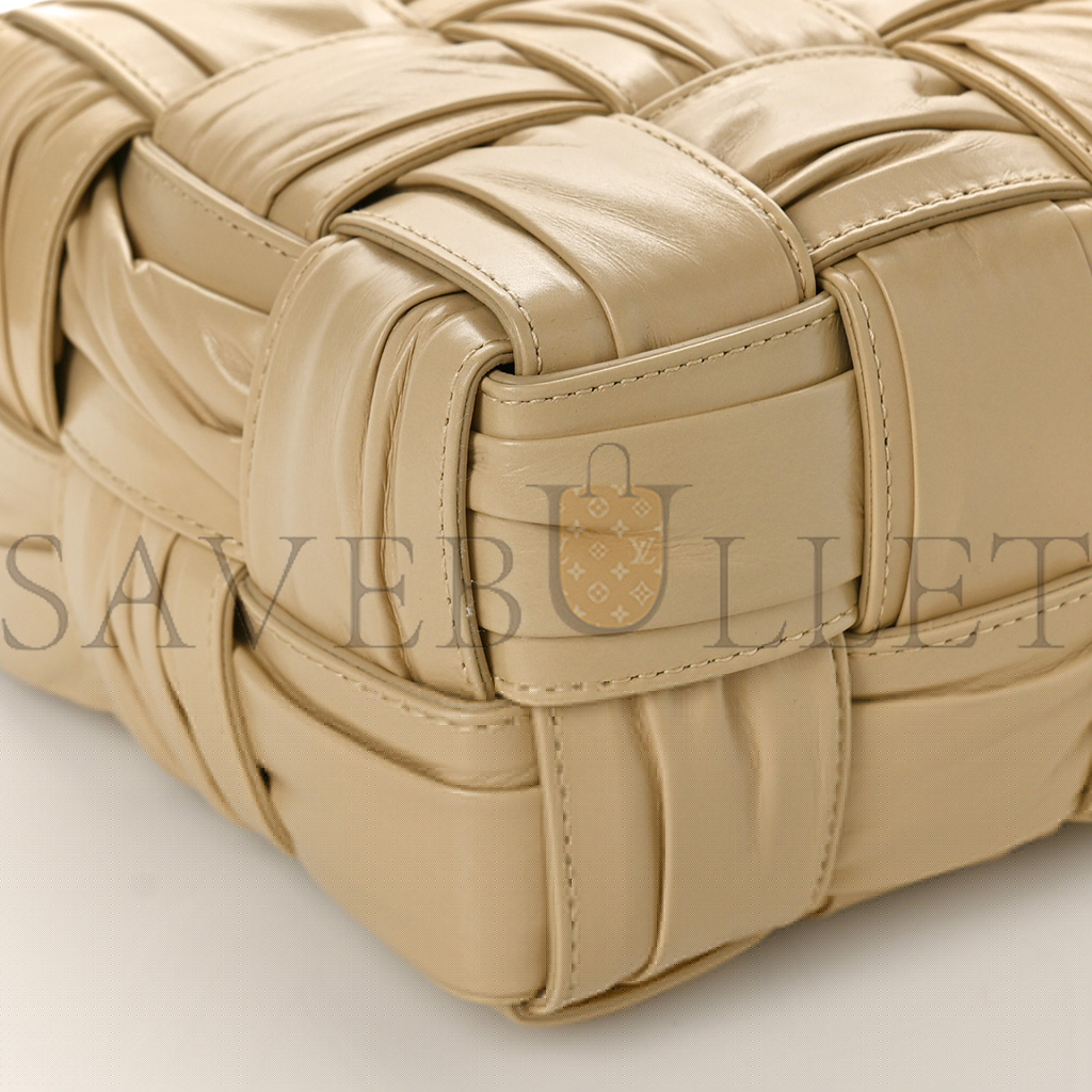 bo*te*ga Ve*ne*ta calfskin intreccio plisse camera bag porridge (24*16*8cm)