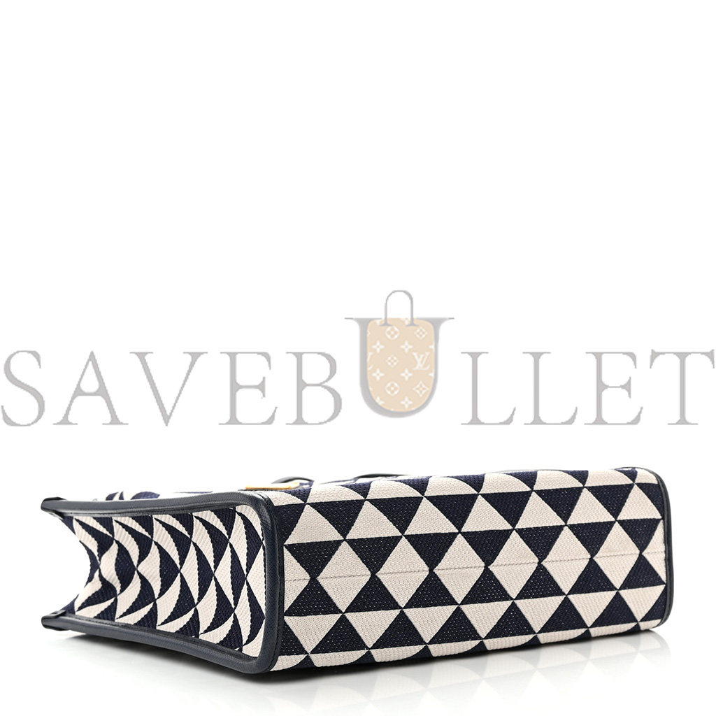 Pra*a jacquard saffiano triangolo symbole embroidered small tote baltico talco (29*22*9cm)