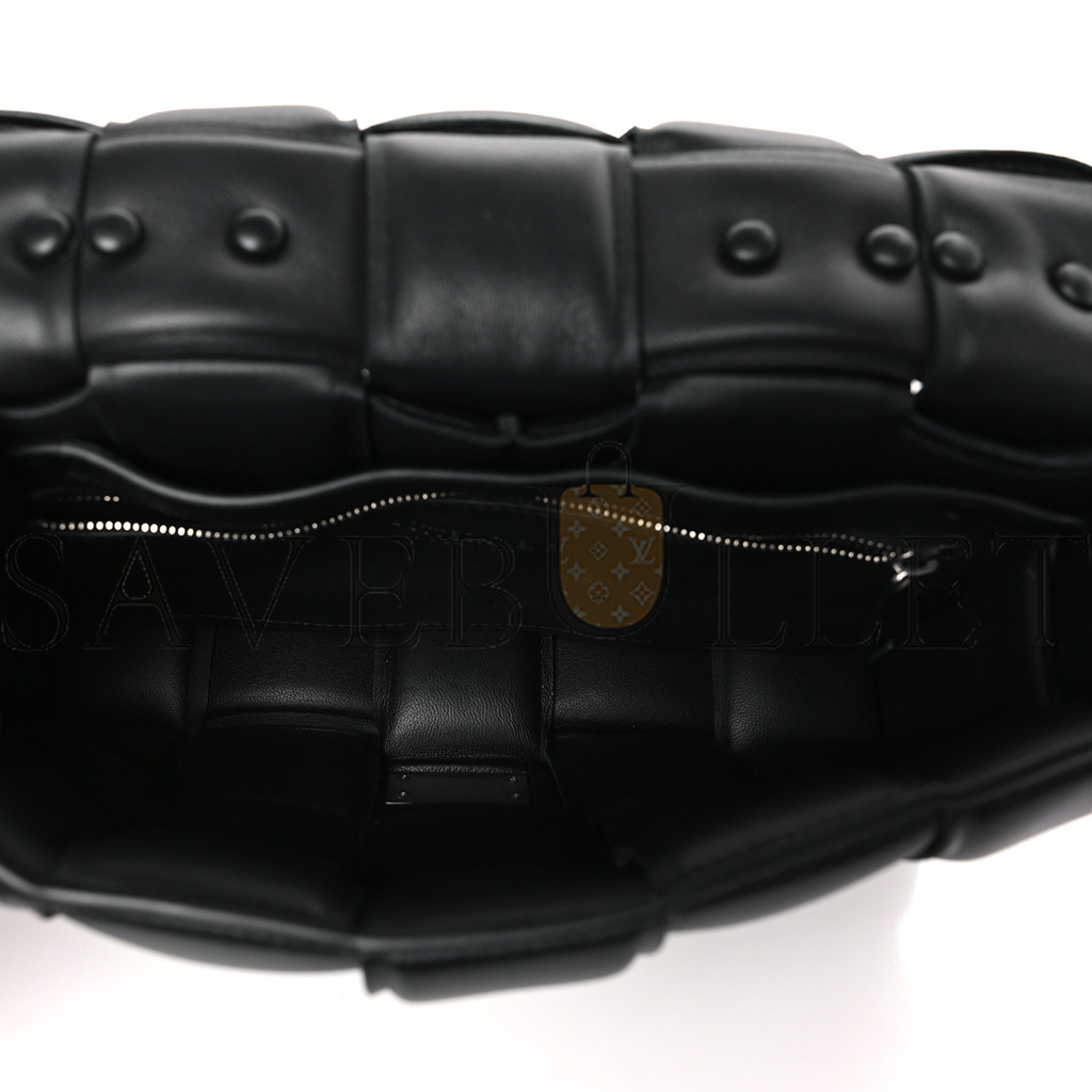 bo*te*ga Ve*ne*ta lambskin maxi intreccio padded chain cassette crossbody bag black (25*17*8cm)