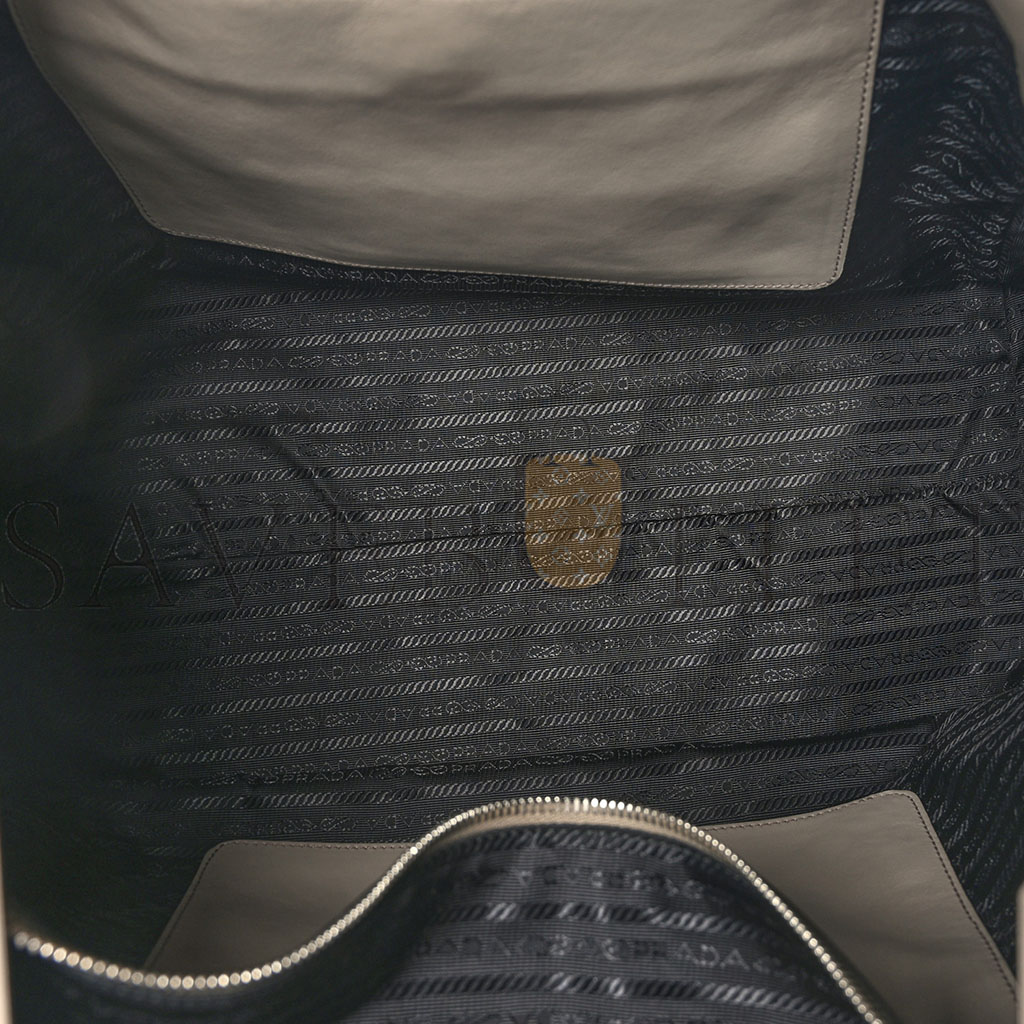 Pra*a soft calfskin large concept tote pomice (30*25*21cm)