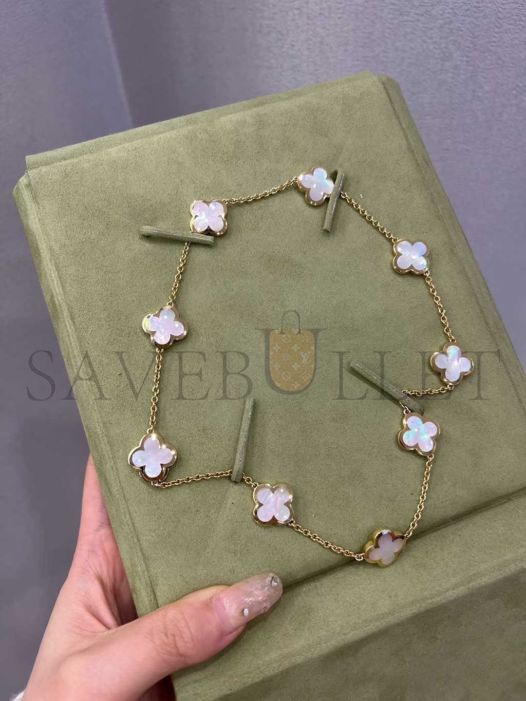 V*N CL*F arpels pure alhambra necklace, 9 motifs - yellow gold, mother-of-pearl vcara37800