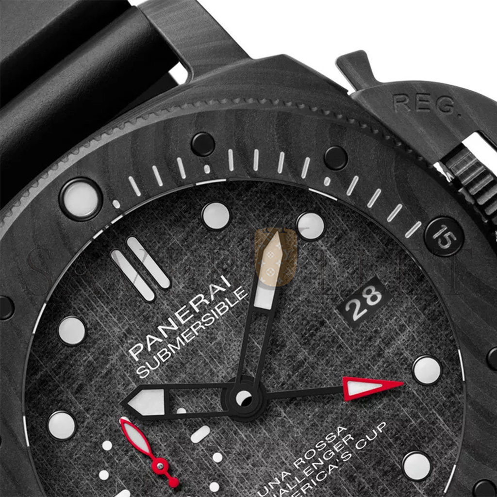 Pa*e*ai submersible luna rossa carbotech gmt watch pam01039