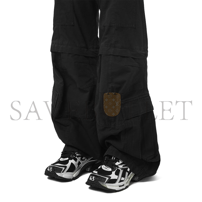 Ba*len*cia*ga white & black runner sneakers 677403w3rb29010