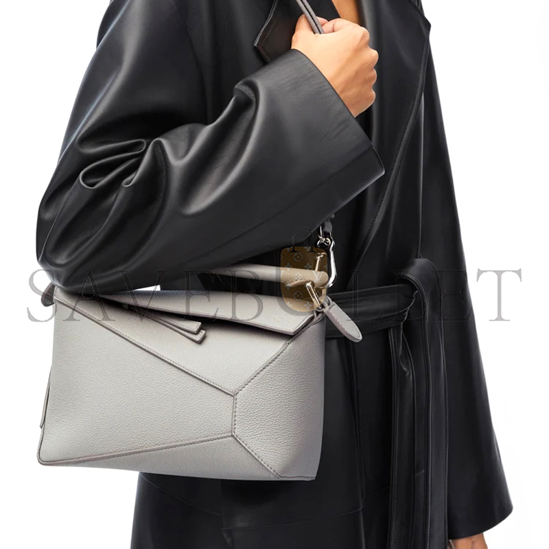 L0ew* small puzzle bag in soft grained calfskin a510p60x30-1150 (24*16.5*10.5cm)