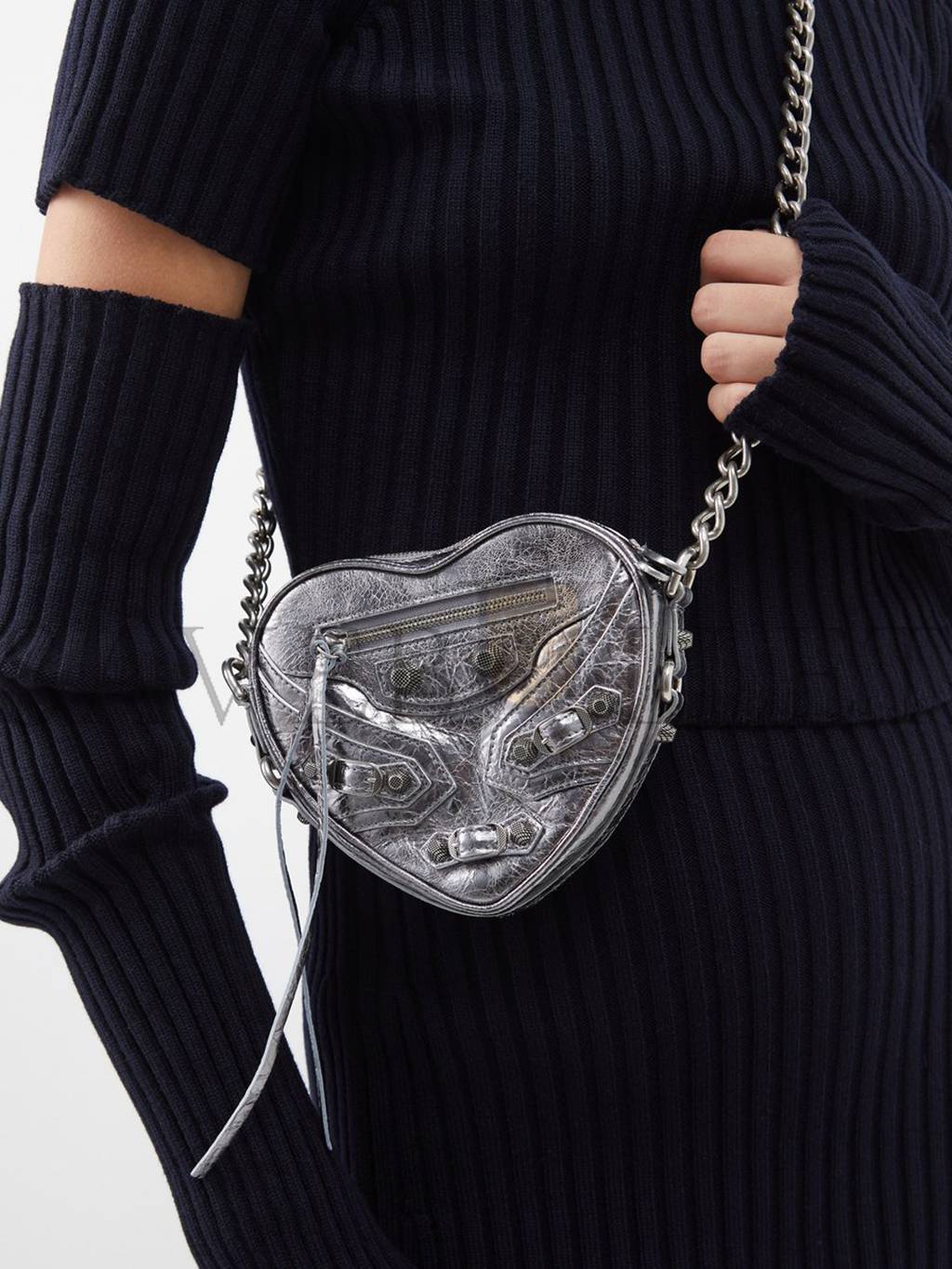 Ba*len*cia*ga silver le cagole heart metallic-leather cross-body bag matchesfashion us (16*14*4cm)
