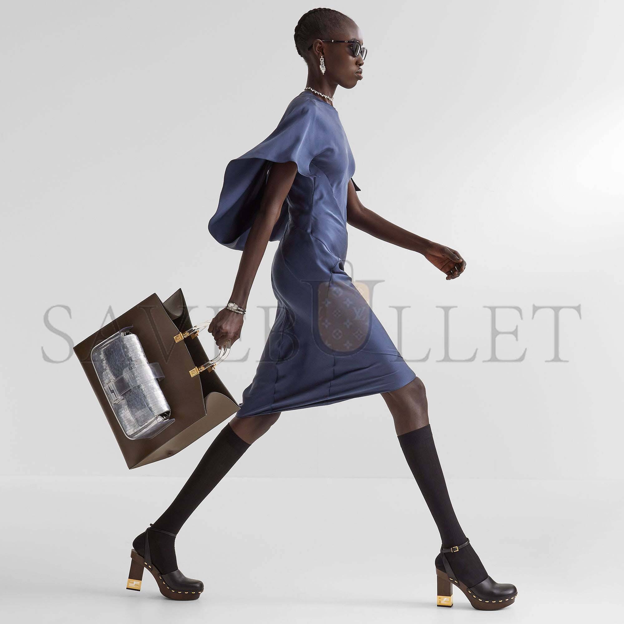 F**di baguette - re-edition bag in aluminum-tone sequins 8br600almff0jg7 (27*15*6cm)