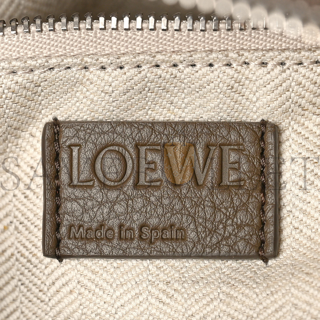 l*ew* brushed suede large elephant crossbody bag lichen grey (22*15*10cm)