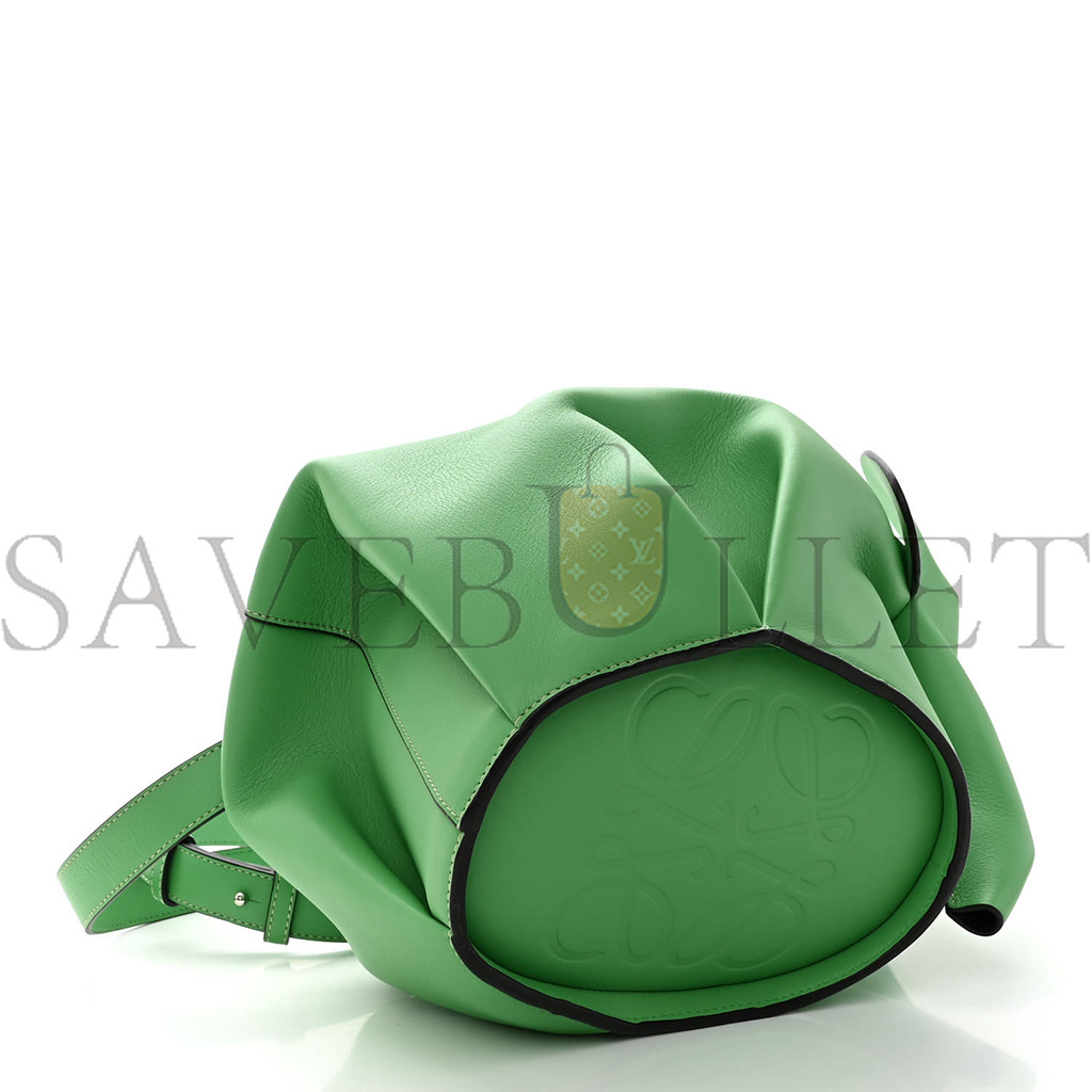 l*ew* calfskin large elephant crossbody bag apple green (20*15*14cm)