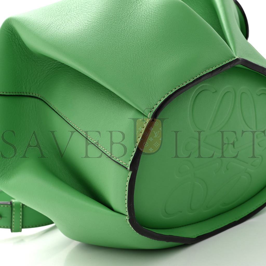 l*ew* calfskin large elephant crossbody bag apple green (20*15*14cm)
