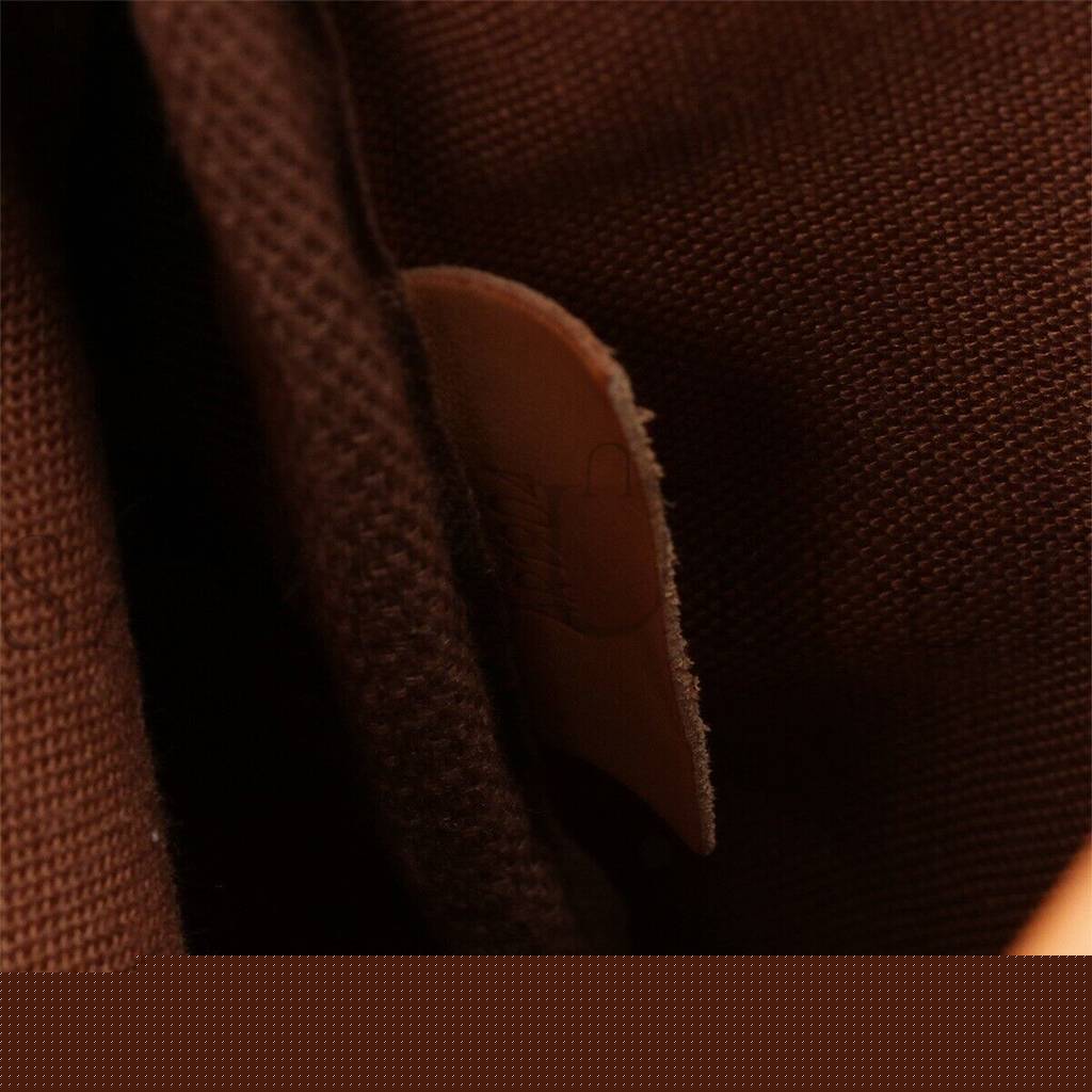 l**is V*t*n gemini m42256 (30*20*15cm)