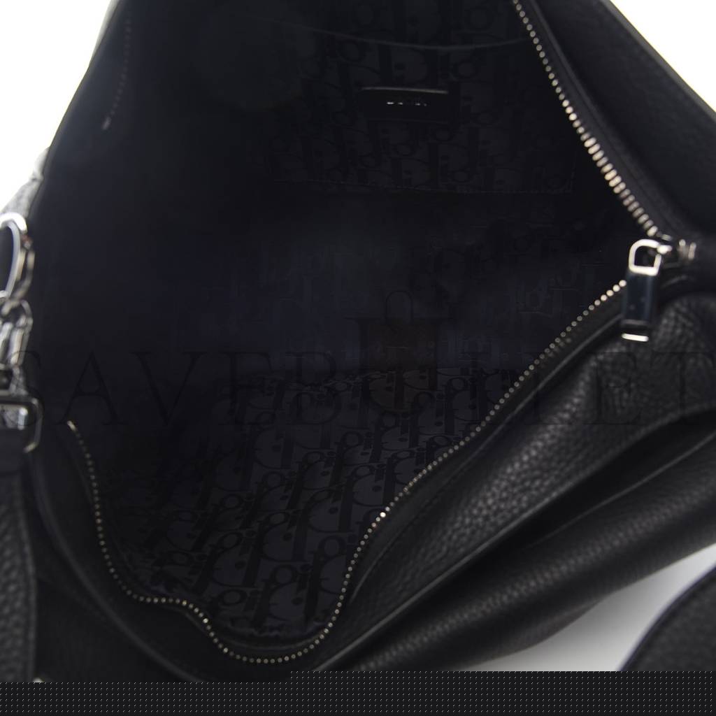 D*or grained calfskin saddle soft bag black (31*27*12.7cm)