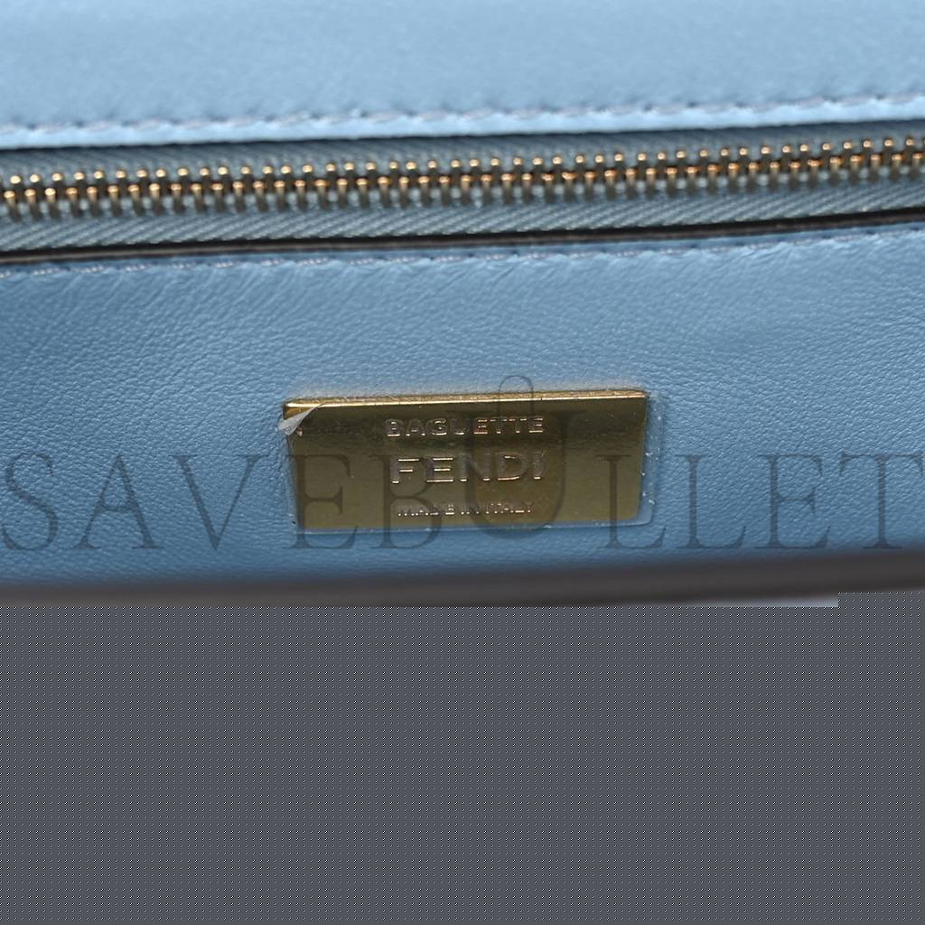 F**di nappa small ff embossed midi chain baguette azzurro baby (32*26*10cm)